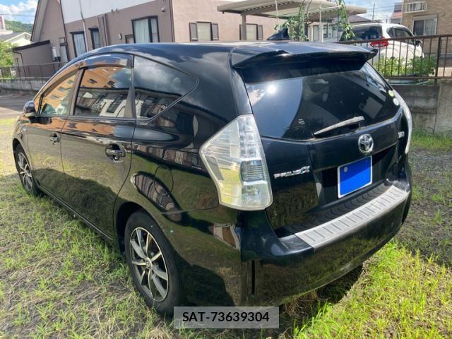 Toyota PRIUS ALPHA 2012-03 8209697-4