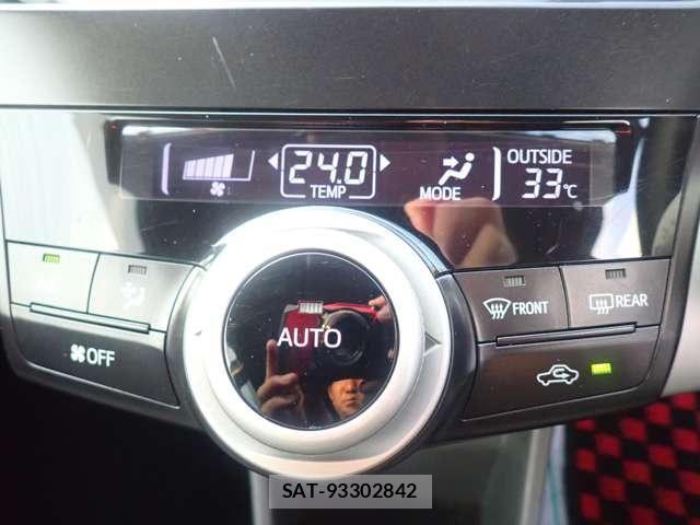Toyota PRIUS ALPHA 2012-10 8209688-17