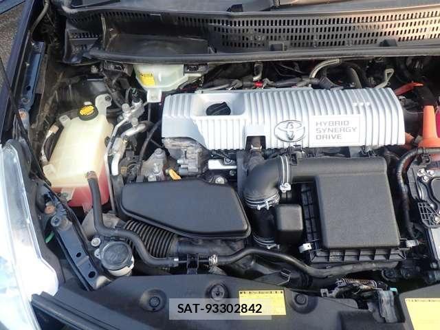 Toyota PRIUS ALPHA 2012-10 8209688-21