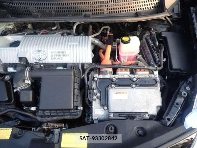 Toyota PRIUS ALPHA 2012-10 8209688-22