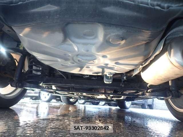 Toyota PRIUS ALPHA 2012-10 8209688-24