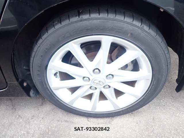 Toyota PRIUS ALPHA 2012-10 8209688-26