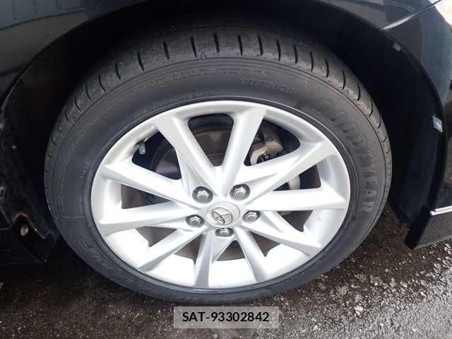 Toyota PRIUS ALPHA 2012-10 8209688-28