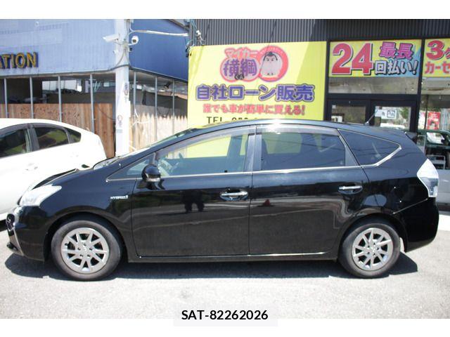 Toyota PRIUS ALPHA 2013-12 8209684-12