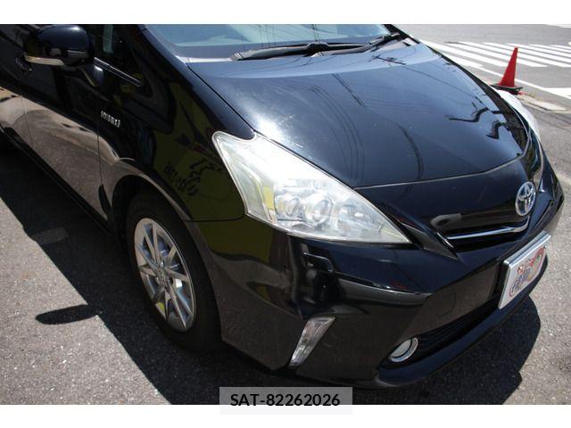 Toyota PRIUS ALPHA 2013-12 8209684-5