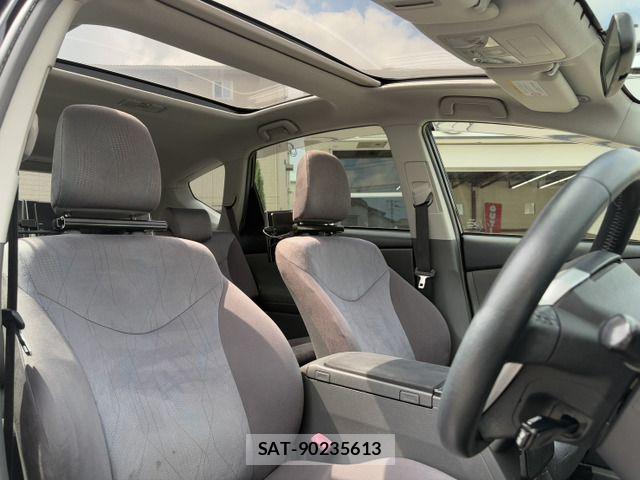 Toyota PRIUS ALPHA 2012-07 8209693-11