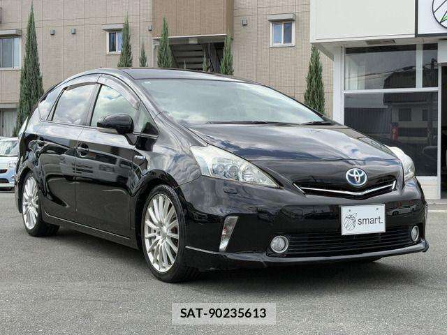 Toyota PRIUS ALPHA 2012-07 8209693-1
