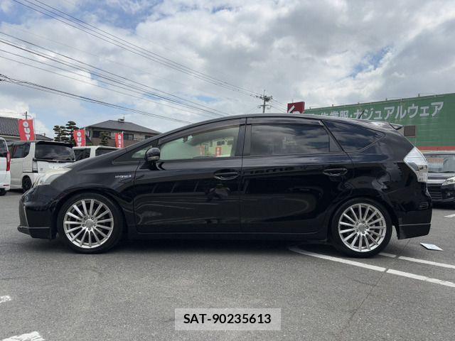 Toyota PRIUS ALPHA 2012-07 8209693-4