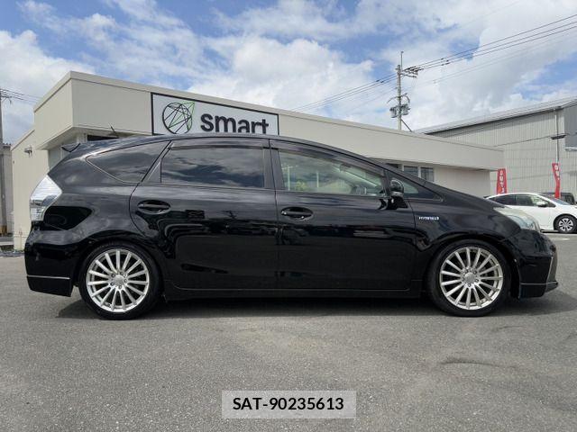 Toyota PRIUS ALPHA 2012-07 8209693-5