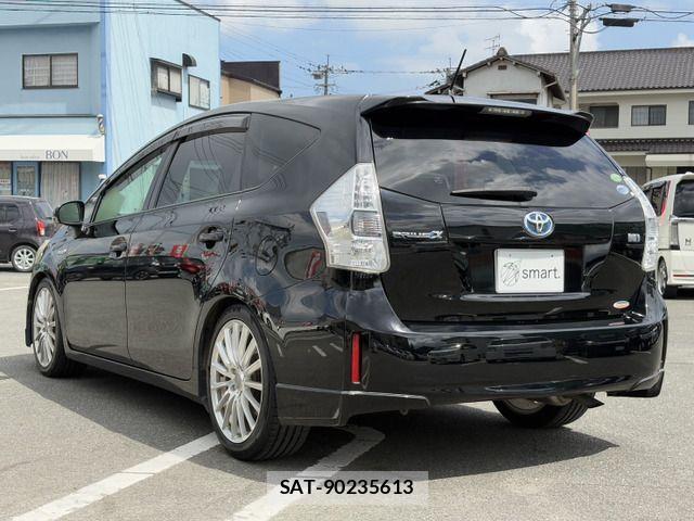 Toyota PRIUS ALPHA 2012-07 8209693-6