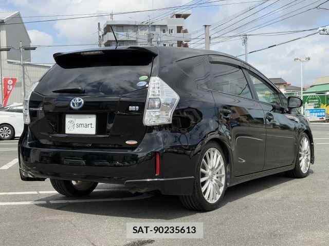 Toyota PRIUS ALPHA 2012-07 8209693-8