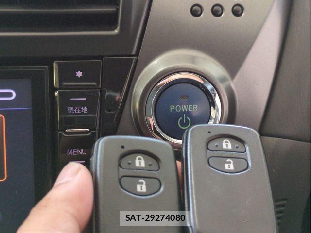 Toyota PRIUS ALPHA 2013-11 8209690-12