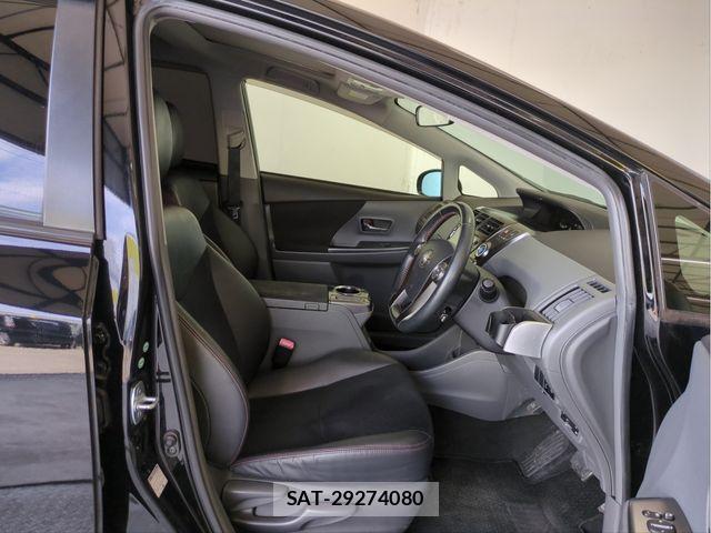 Toyota PRIUS ALPHA 2013-11 8209690-26