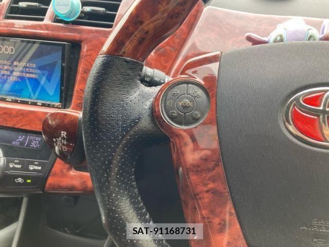 Toyota PRIUS ALPHA 2013-12 8231387-15