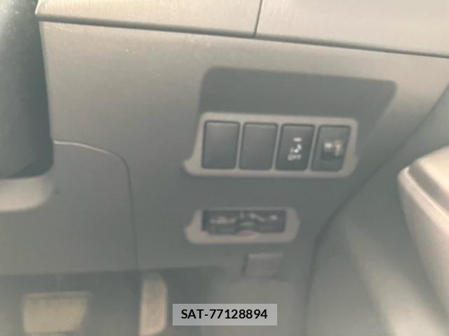 Toyota PRIUS ALPHA 2012-05 8231397-12