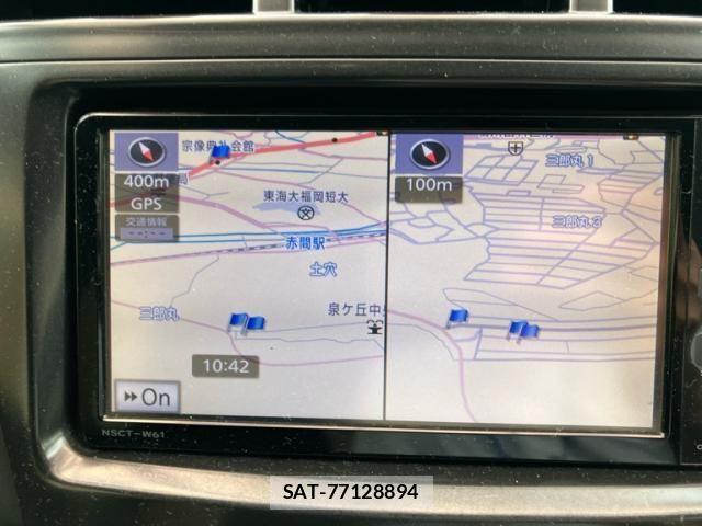 Toyota PRIUS ALPHA 2012-05 8231397-16