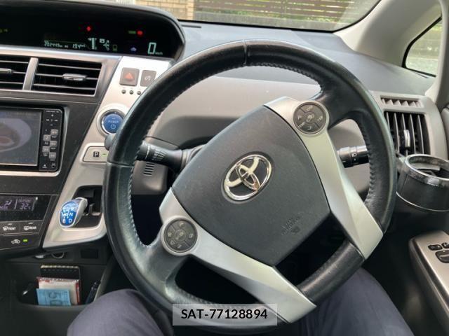 Toyota PRIUS ALPHA 2012-05 8231397-20