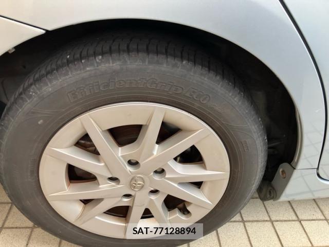 Toyota PRIUS ALPHA 2012-05 8231397-4