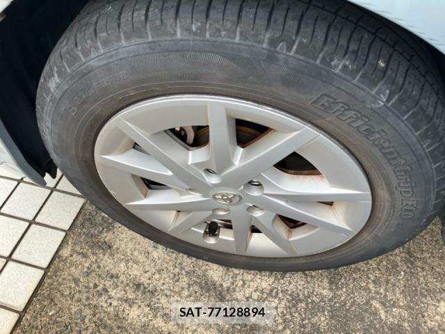 Toyota PRIUS ALPHA 2012-05 8231397-7