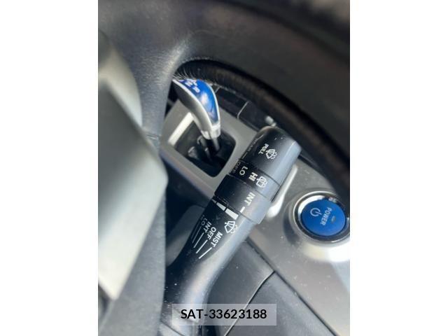 Toyota PRIUS ALPHA 2012-03 8231399-11