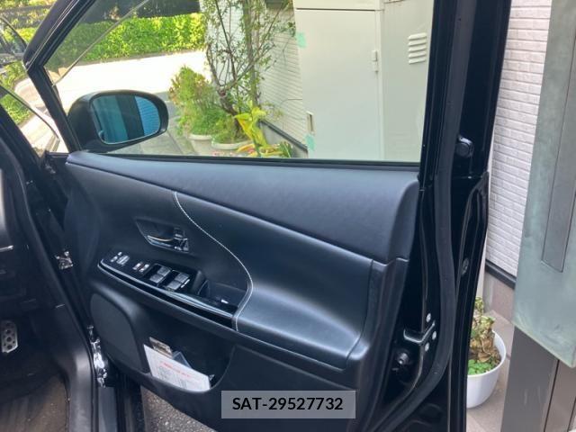 Toyota PRIUS ALPHA 2015-08 8231384-9