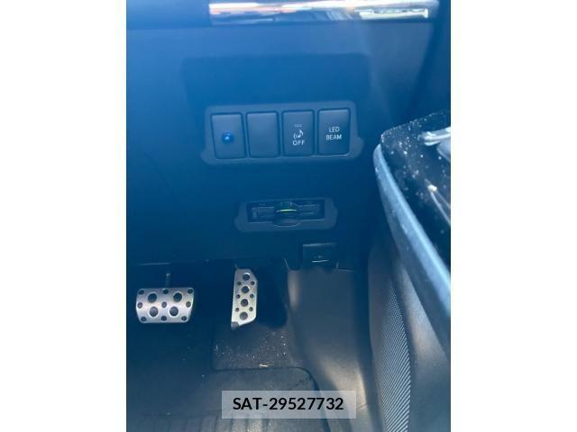 Toyota PRIUS ALPHA 2015-08 8231384-17