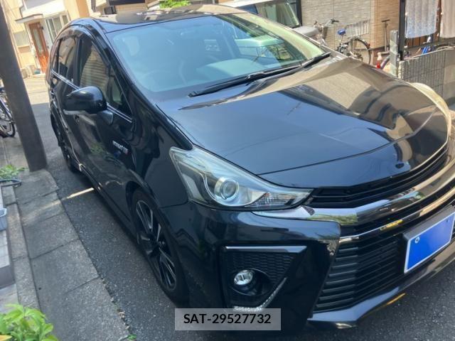 Toyota PRIUS ALPHA 2015-08 8231384-1