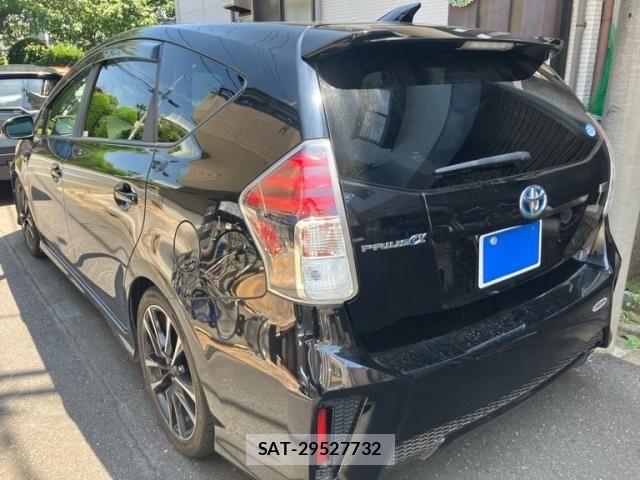 Toyota PRIUS ALPHA 2015-08 8231384-4