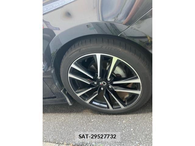 Toyota PRIUS ALPHA 2015-08 8231384-5