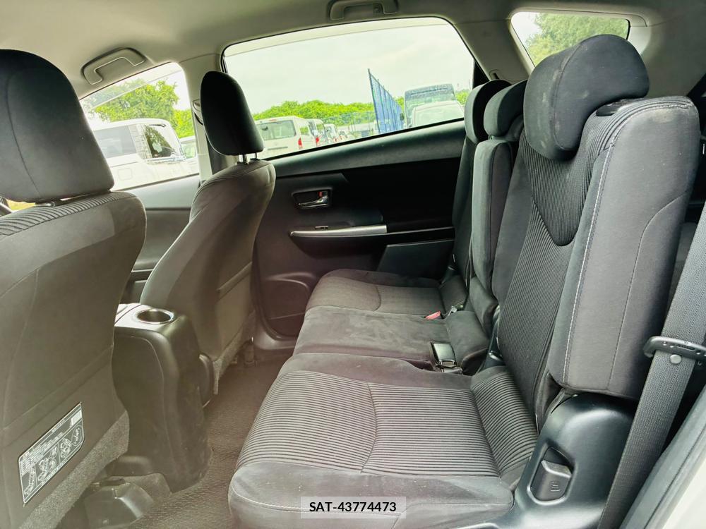 Toyota PRIUS ALPHA 2015-11 8111256-9