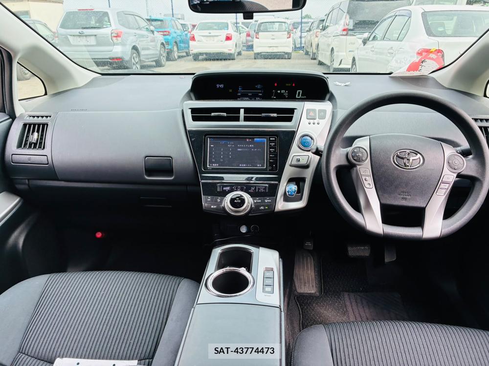 Toyota PRIUS ALPHA 2015-11 8111256-12