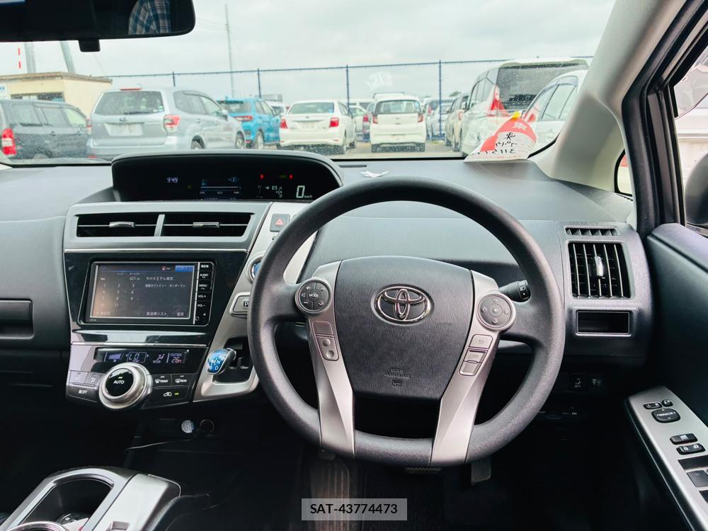 Toyota PRIUS ALPHA 2015-11 8111256-13