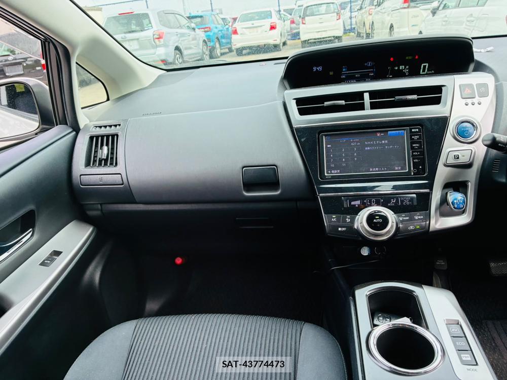 Toyota PRIUS ALPHA 2015-11 8111256-16