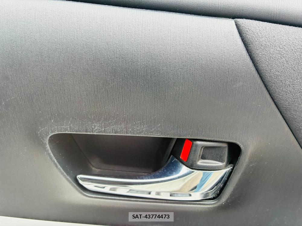Toyota PRIUS ALPHA 2015-11 8111256-18