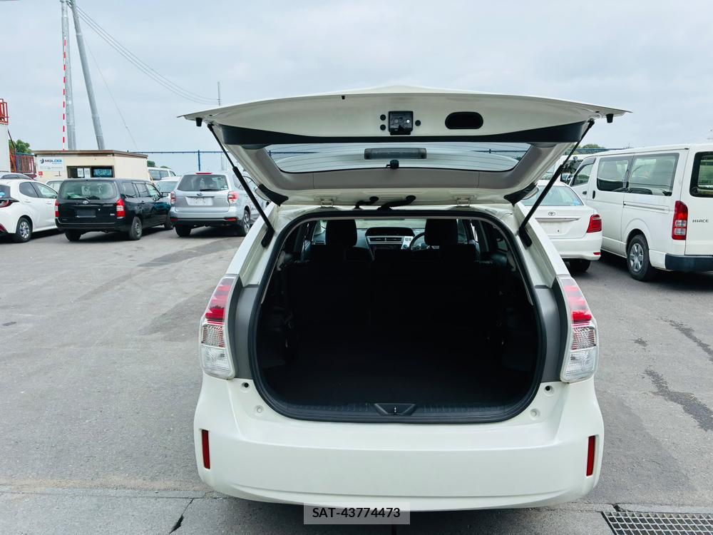 Toyota PRIUS ALPHA 2015-11 8111256-24