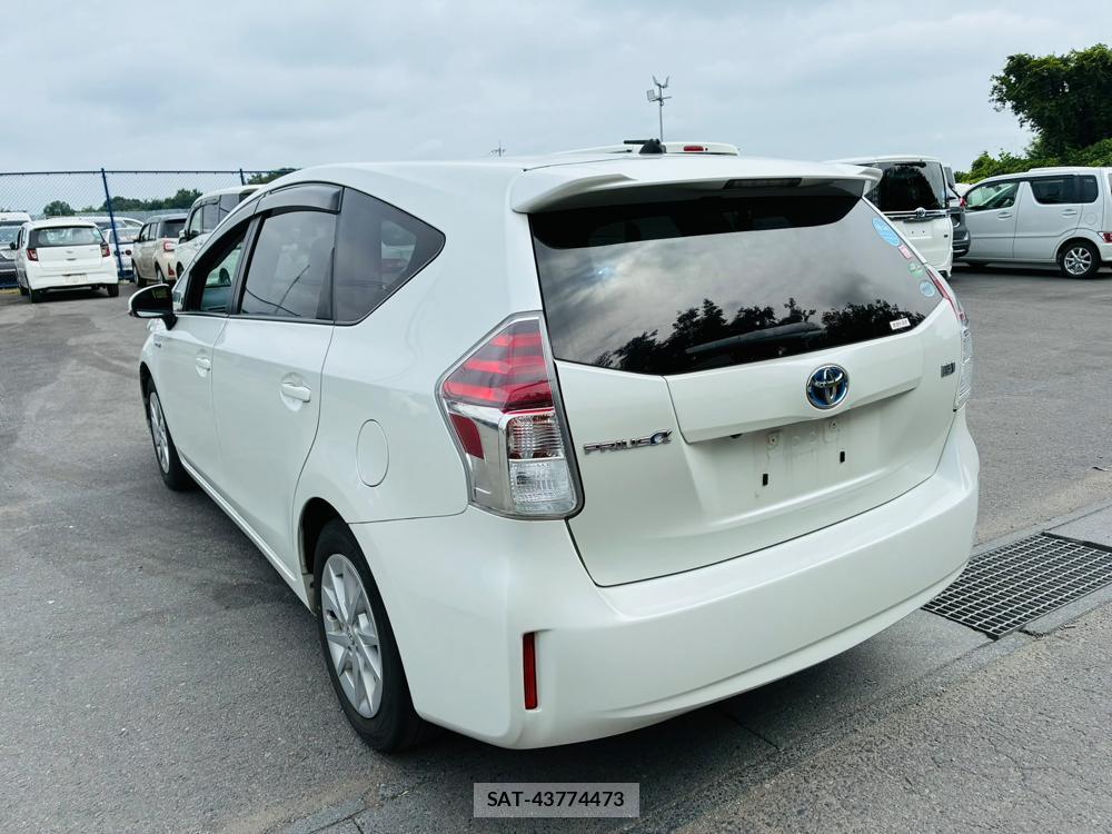 Toyota PRIUS ALPHA 2015-11 8111256-2