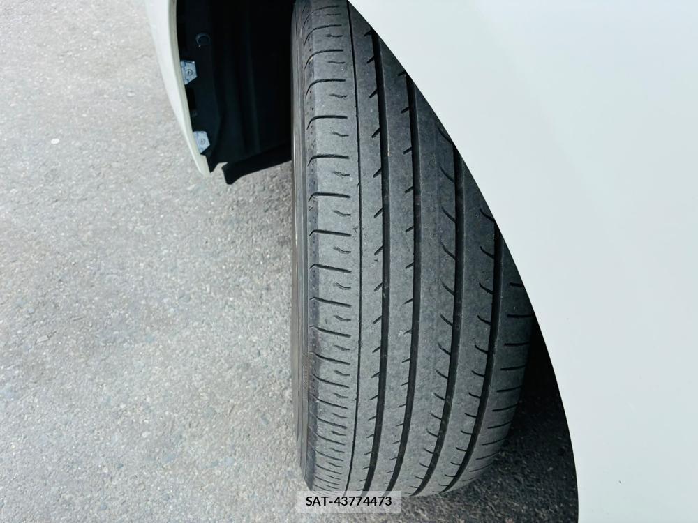 Toyota PRIUS ALPHA 2015-11 8111256-30