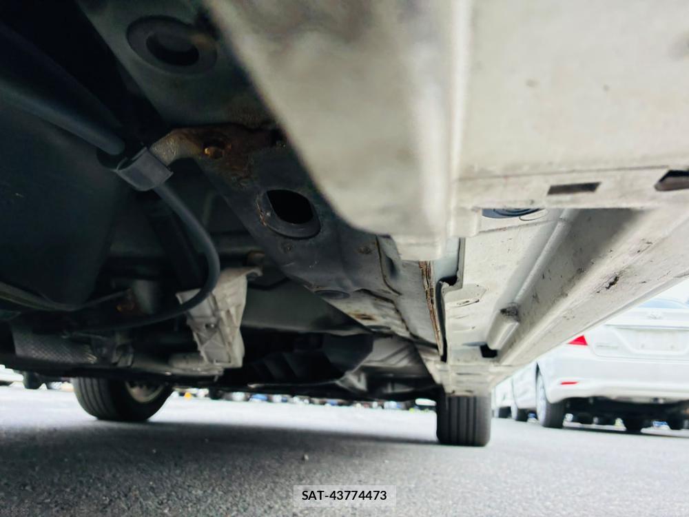 Toyota PRIUS ALPHA 2015-11 8111256-34