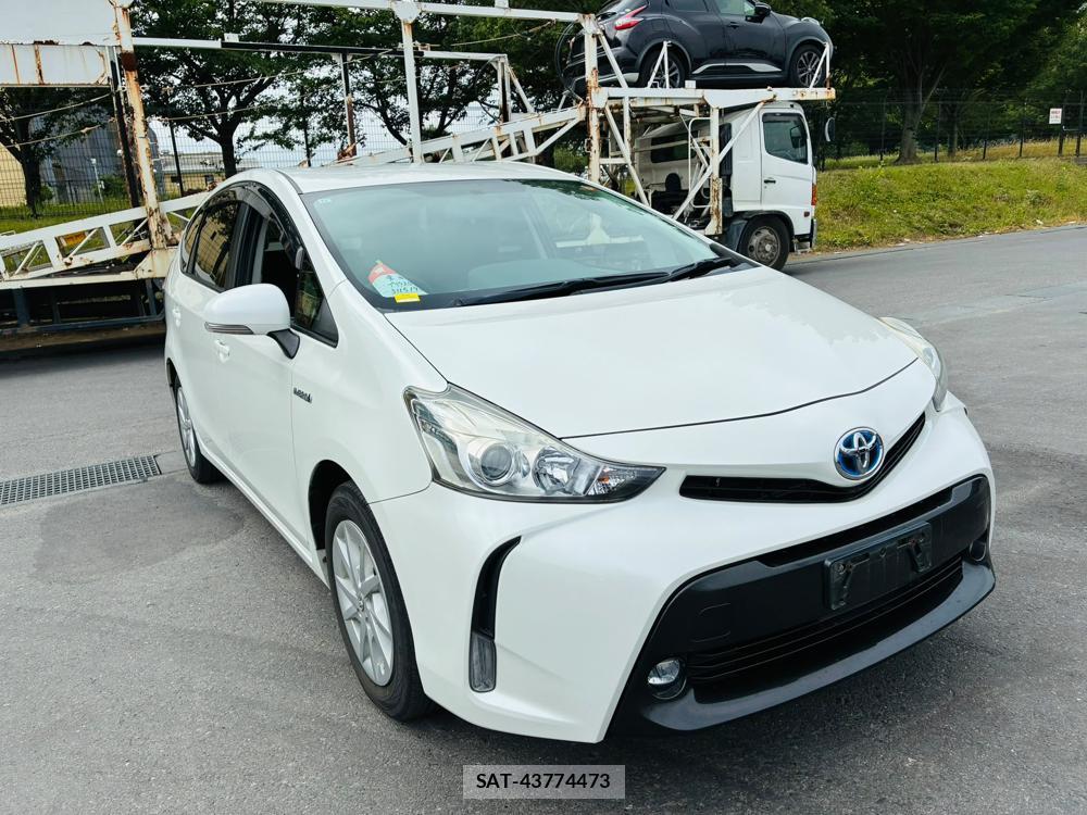 Toyota PRIUS ALPHA 2015-11 8111256-6