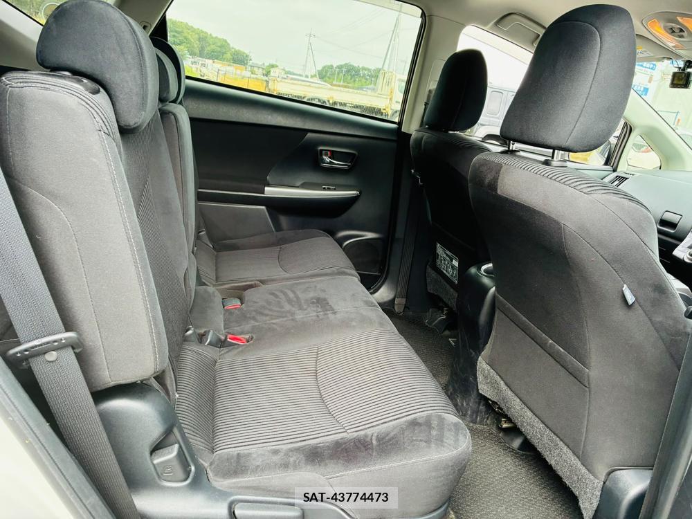 Toyota PRIUS ALPHA 2015-11 8111256-8