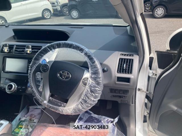 Toyota PRIUS ALPHA 2014-03 8231388-9