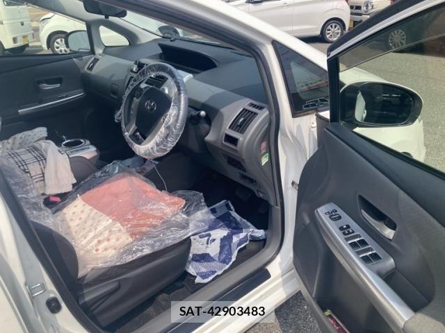 Toyota PRIUS ALPHA 2014-03 8231388-10
