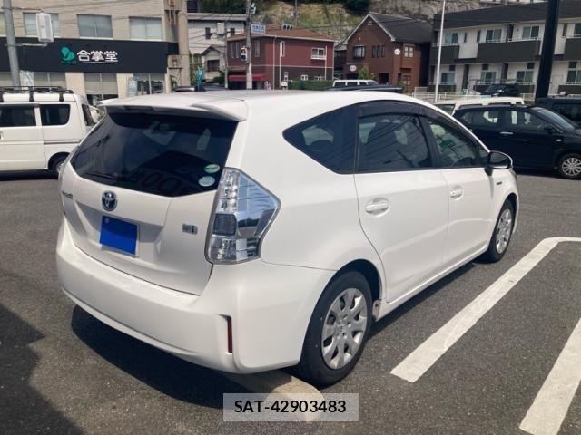 Toyota PRIUS ALPHA 2014-03 8231388-1
