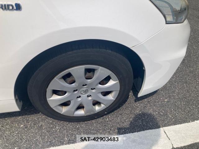 Toyota PRIUS ALPHA 2014-03 8231388-3