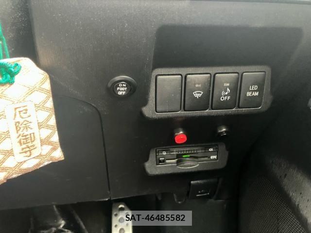 Toyota PRIUS ALPHA 2016-08 8231385-20