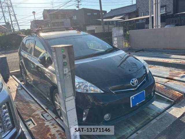 Toyota PRIUS ALPHA 2013-08 8231390-1