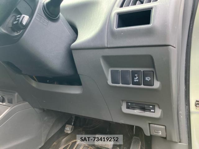 Toyota PRIUS ALPHA 2013-05 8231398-12