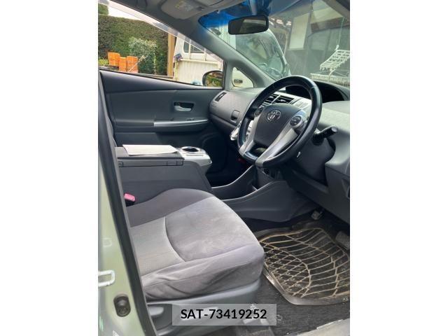 Toyota PRIUS ALPHA 2013-05 8231398-14