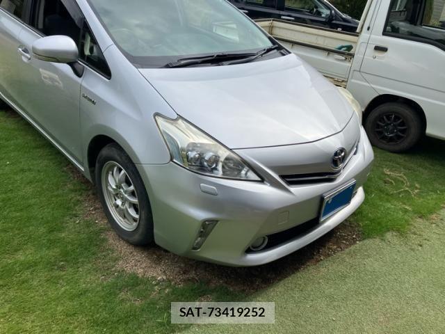 Toyota PRIUS ALPHA 2013-05 8231398-1