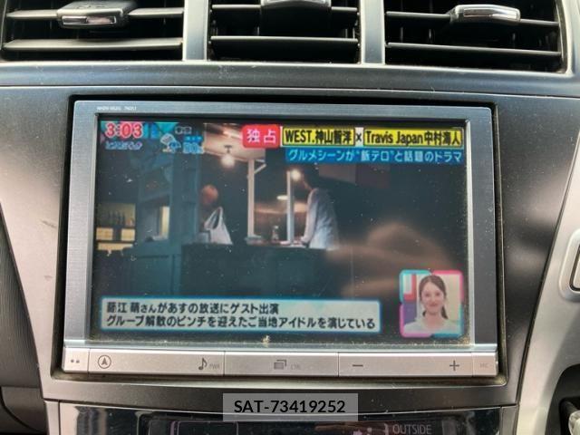 Toyota PRIUS ALPHA 2013-05 8231398-21